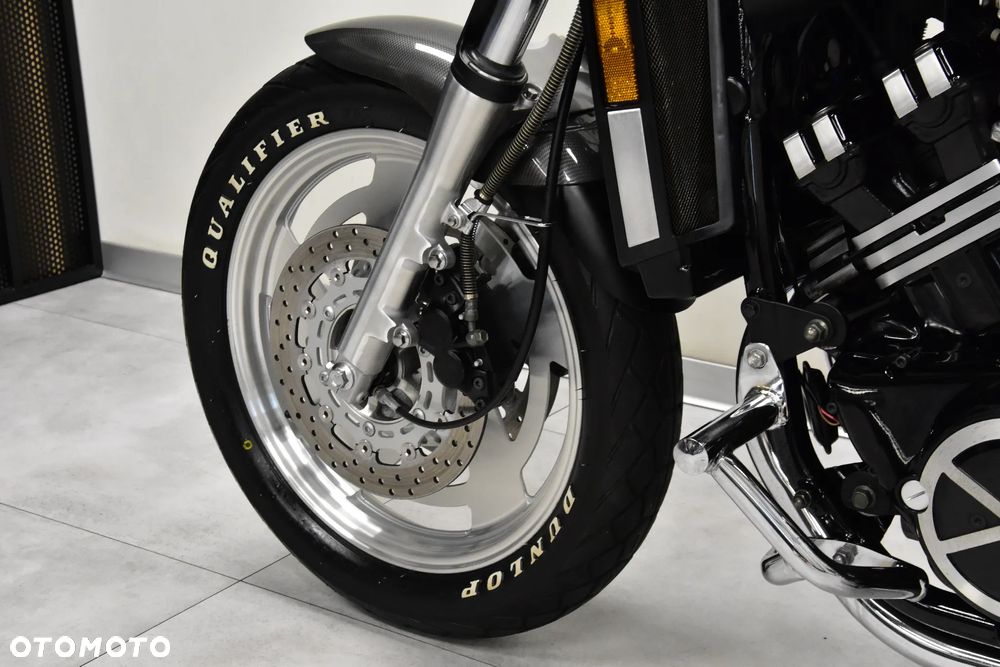 Yamaha V-MAX - 36