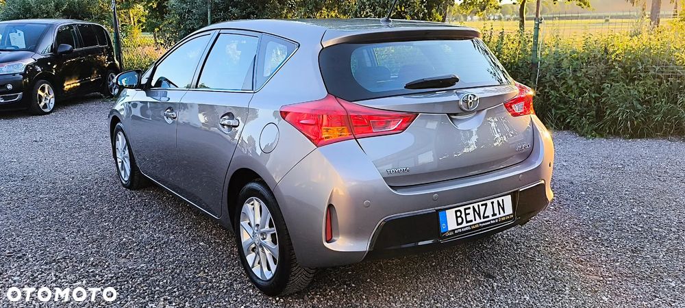 Toyota Auris 1.33 VVT-i Premium Comfort - 6