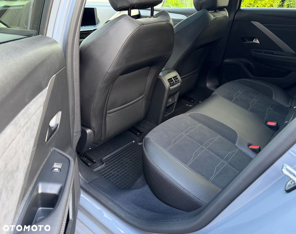 Opel Astra 1.2 T GS Line S&S - 15