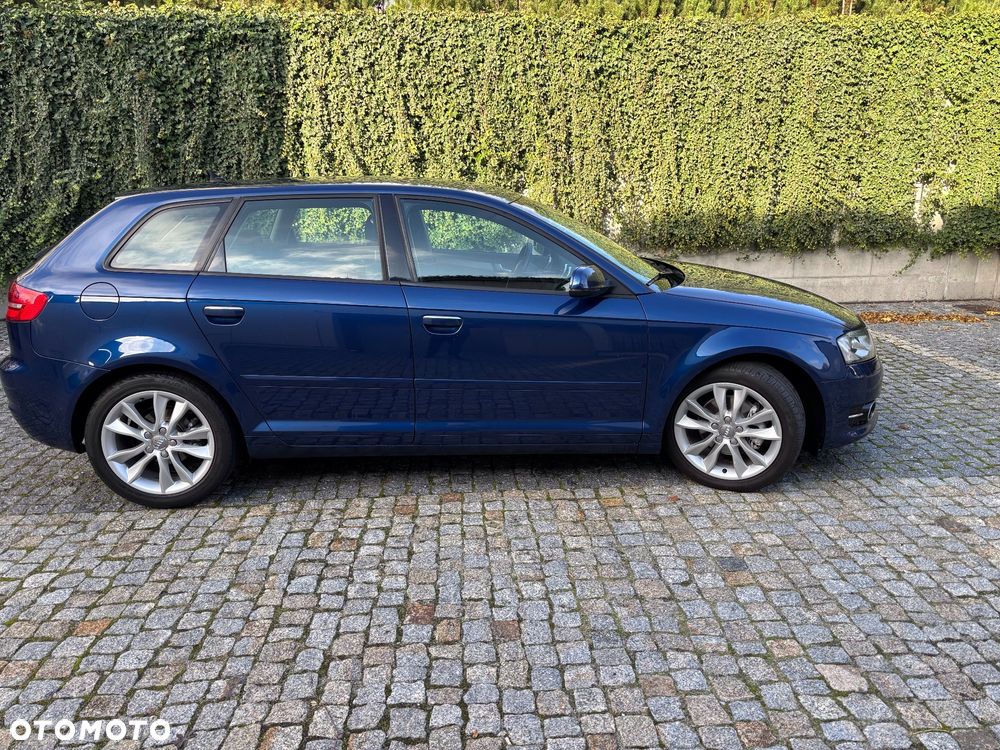 Audi A3 Sportback - 2