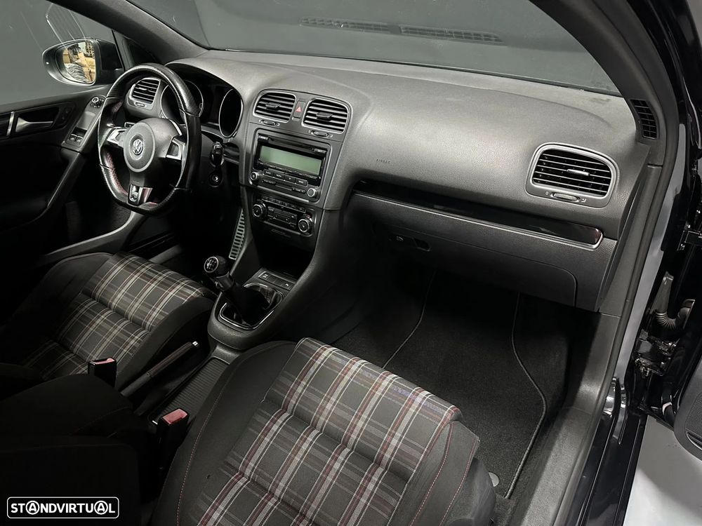 VW Golf 2.0 GTI - 18