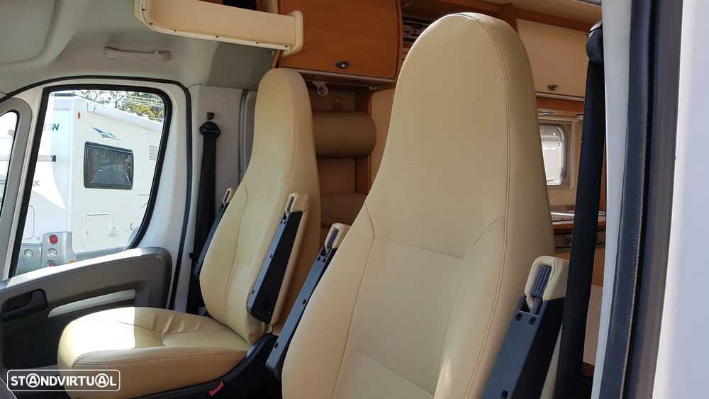 Burstner Nexxo T 687 Cama Central - 30