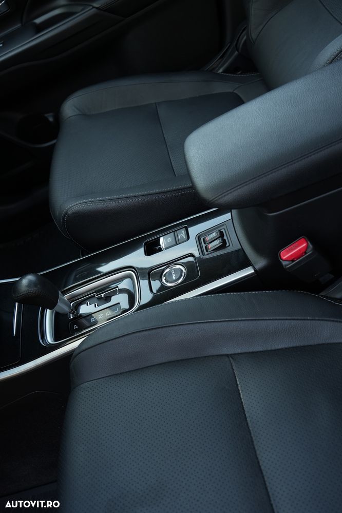 Mitsubishi Outlander 2.2 DI-D 4WD Automatik Diamant Edition - 15