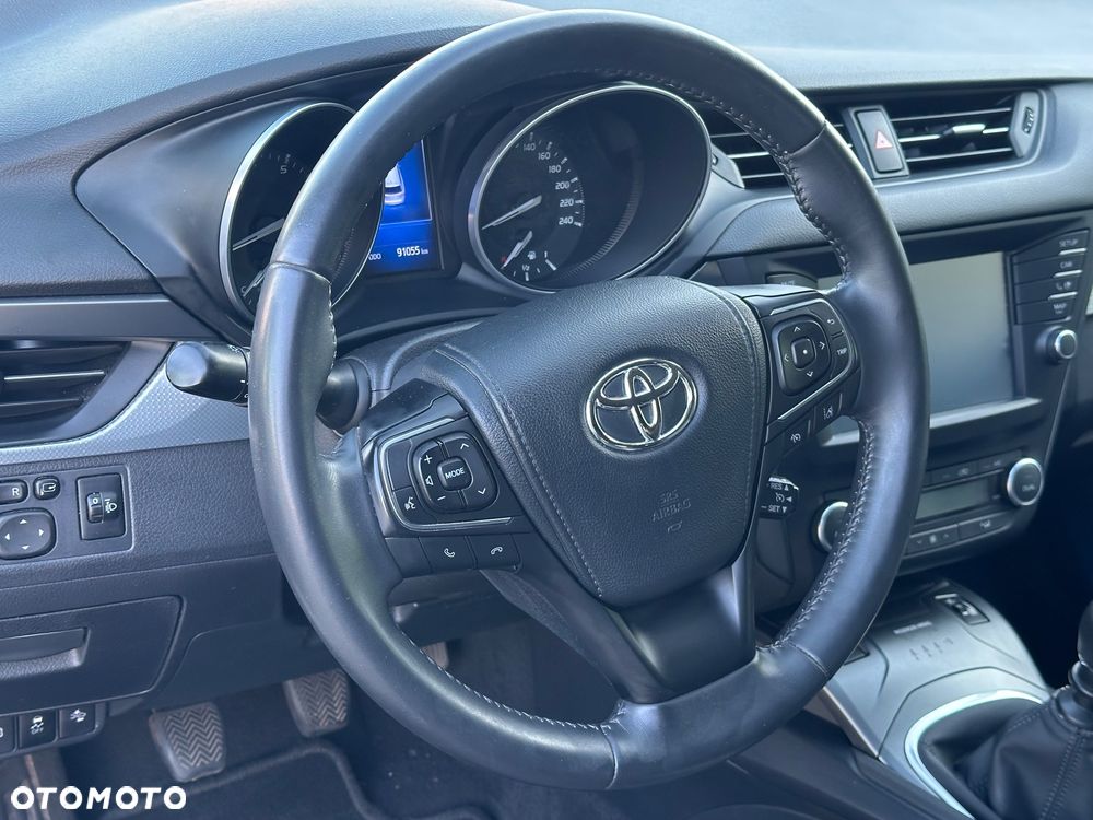 Toyota Avensis Touring Sports 1.8 Comfort - 24