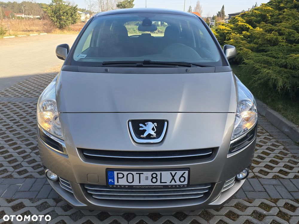 Peugeot 5008 - 8
