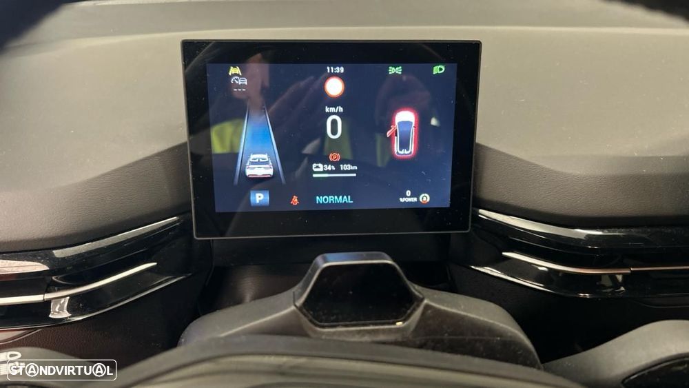 MG MG4 64 kWh Luxury - 4