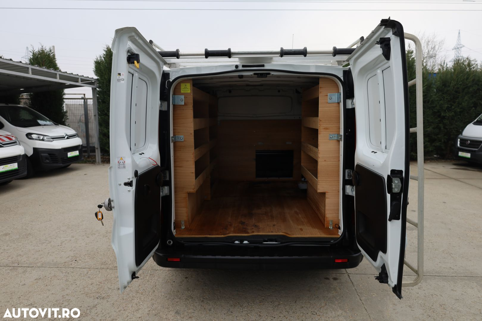 Renault Trafic - 13