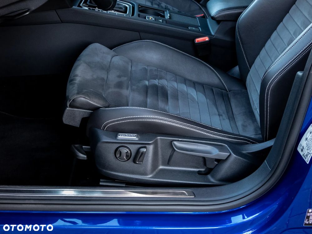 Volkswagen Passat Variant 2.0 TDI SCR DSG 4Motion Elegance - 35