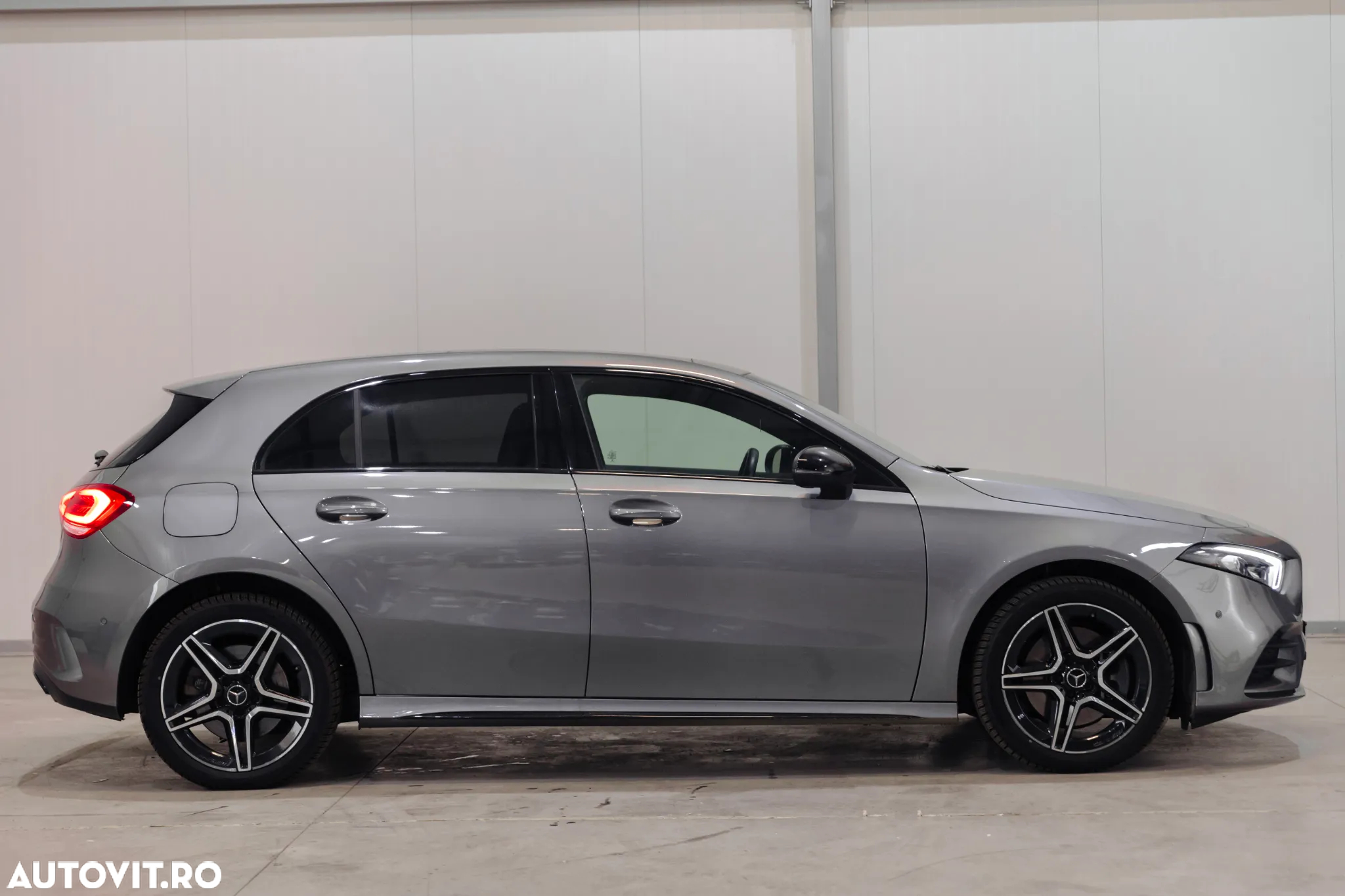 Mercedes-Benz A 250 e 8G-DCT AMG Line - 3