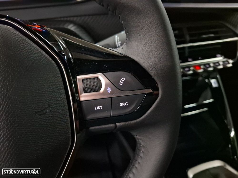 Peugeot 2008 1.2 PureTech Allure — fotografia 16