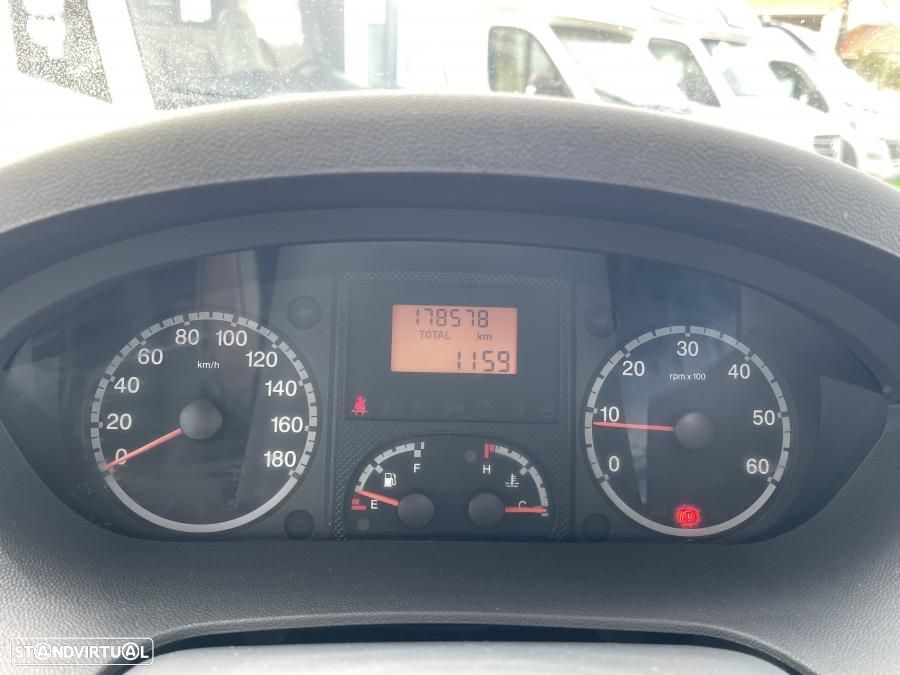 Burstner Privilége T615 cama francesa - 21