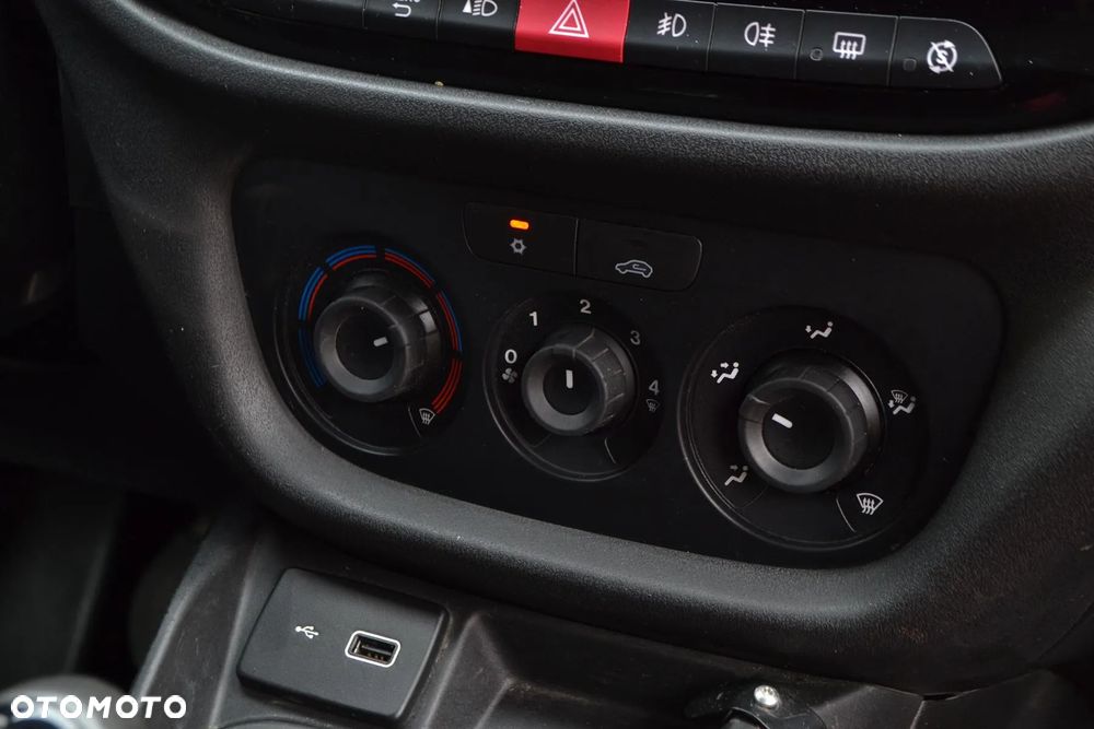 Fiat Doblo Kombi Maxi XL 1.6 MJ Active - 22