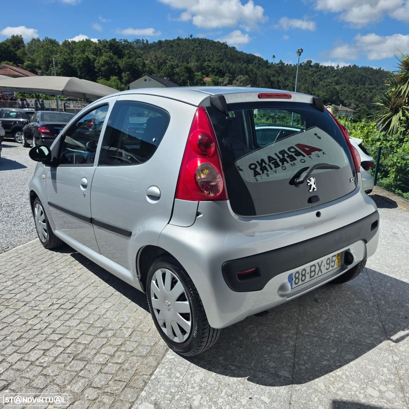 Peugeot 107 1.0 Trendy 2 Tronic - 3