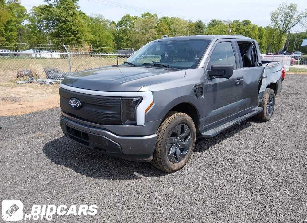 Części z Ford F-150 Lightning Flash AWD z 2025 roku, wersja USA. - 2