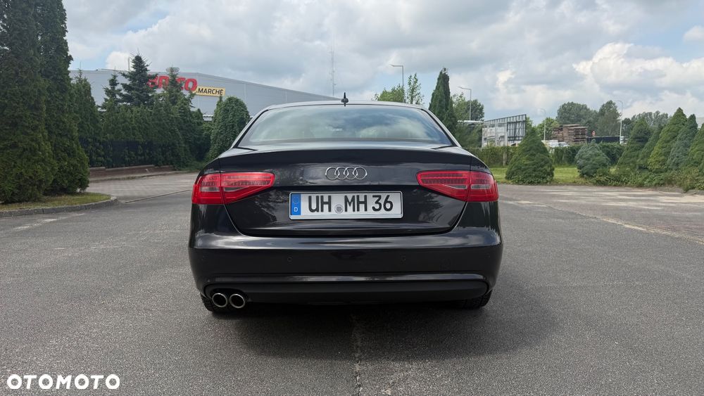 Audi A4 Limousine - 14