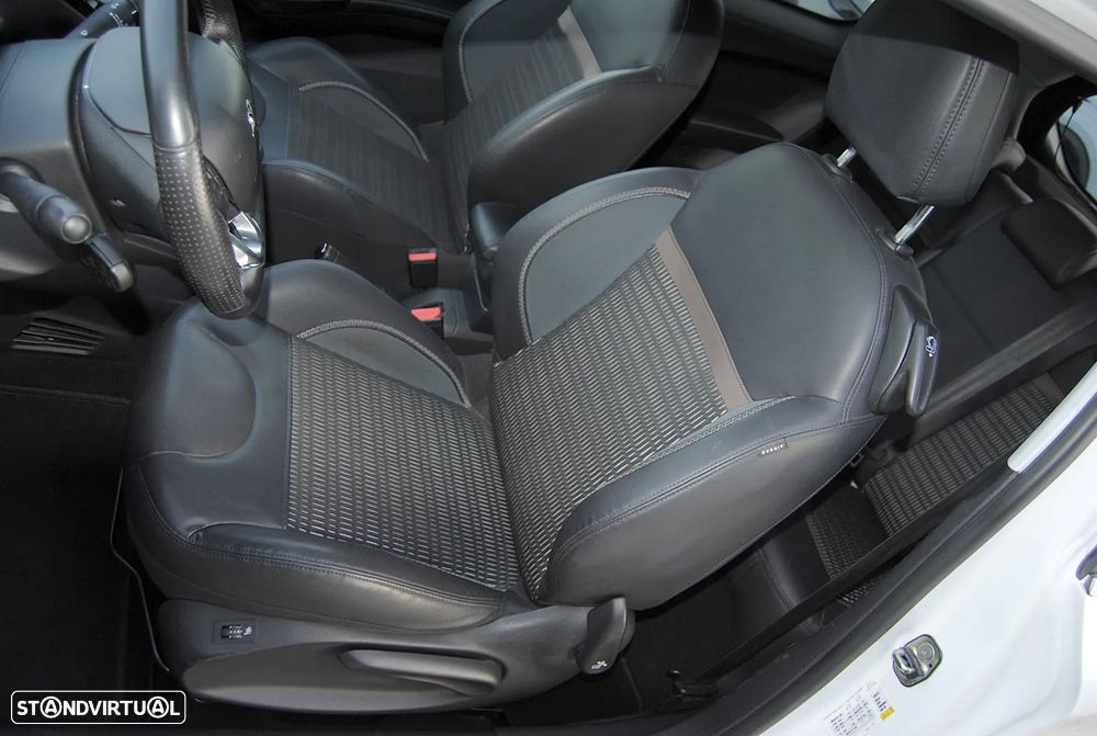 Peugeot 208 155 THP Allure - 17