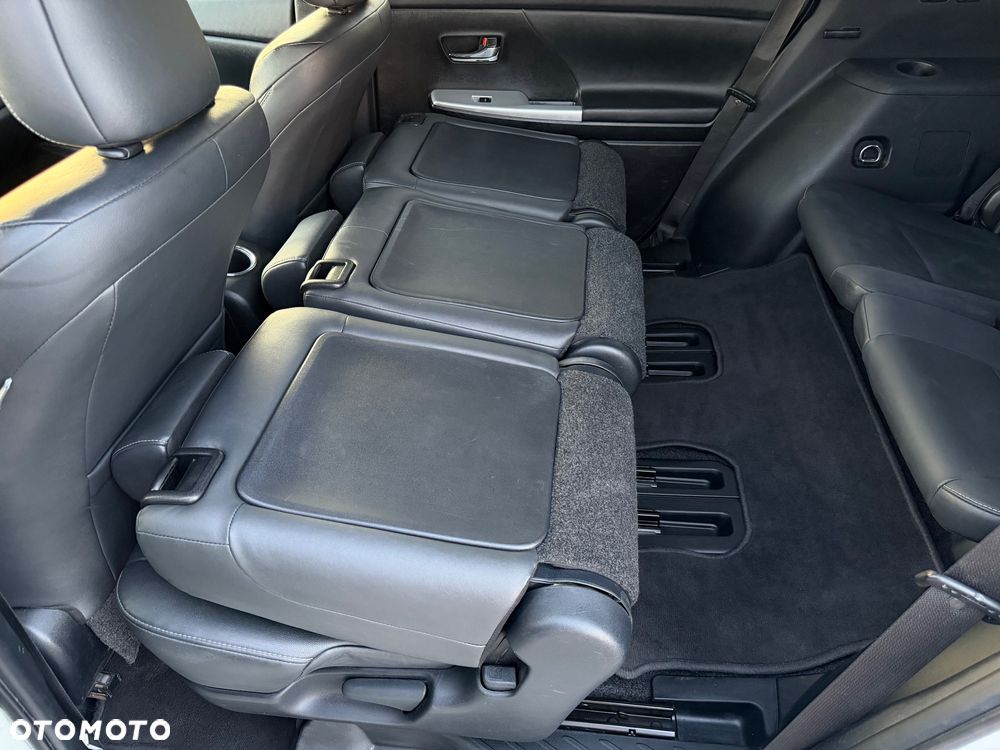 Toyota Prius+ (Hybrid) Executive - 34