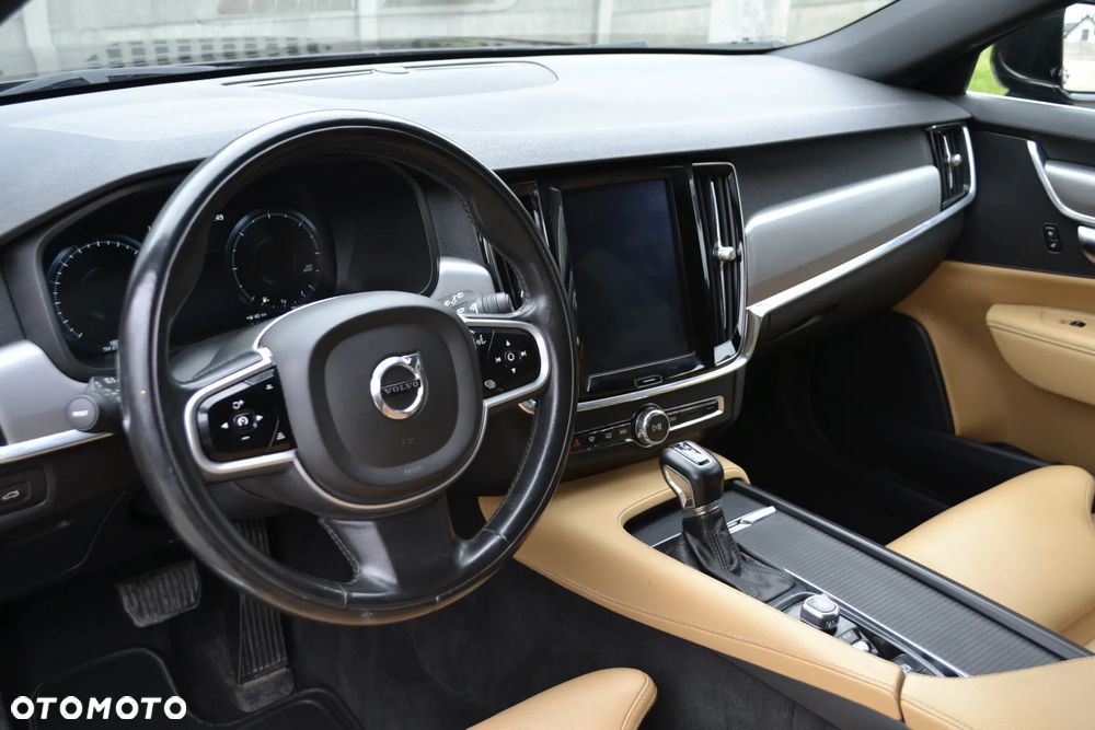 Volvo V90 D4 Geartronic Momentum - 25