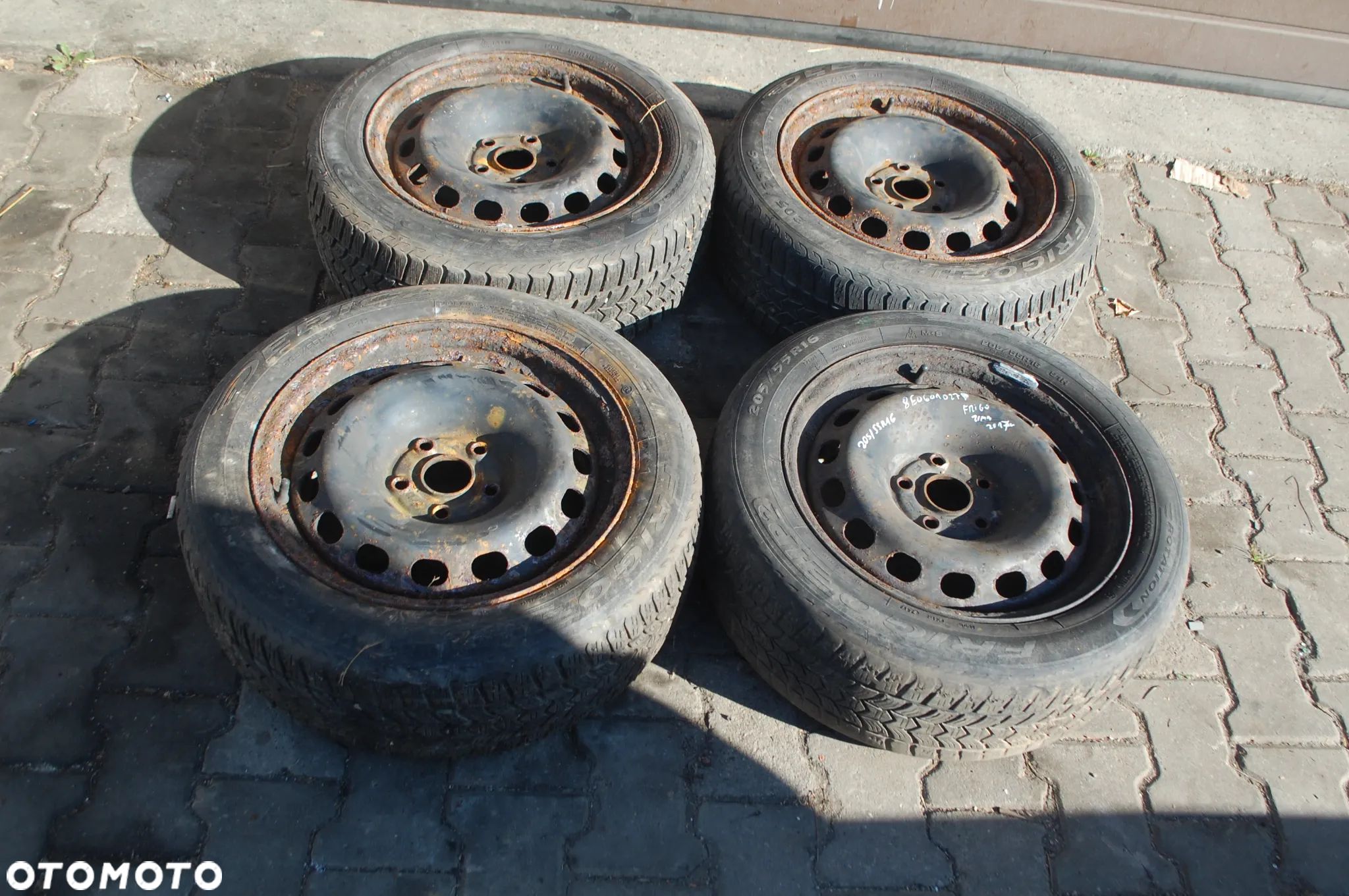 FELGI STALOWE + OPONY ZIMOWE 8E0601027D AUDI A4 5X112 ET42 6.5J 205/55R16 OPONY ZIMOWE FRIGO - 1