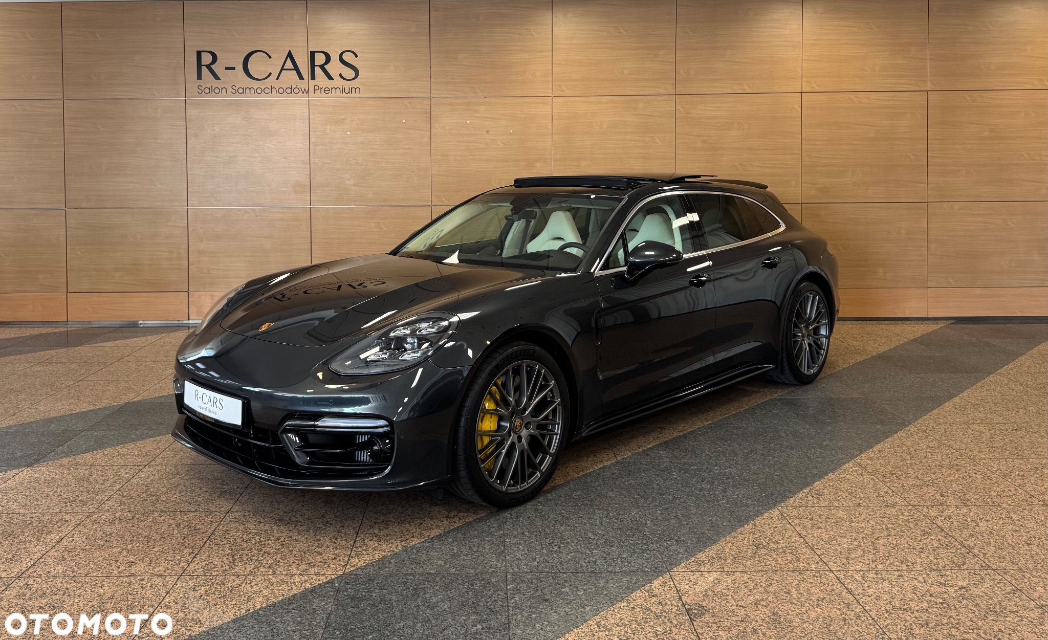 Porsche Panamera Turbo S Sport Turismo - 2