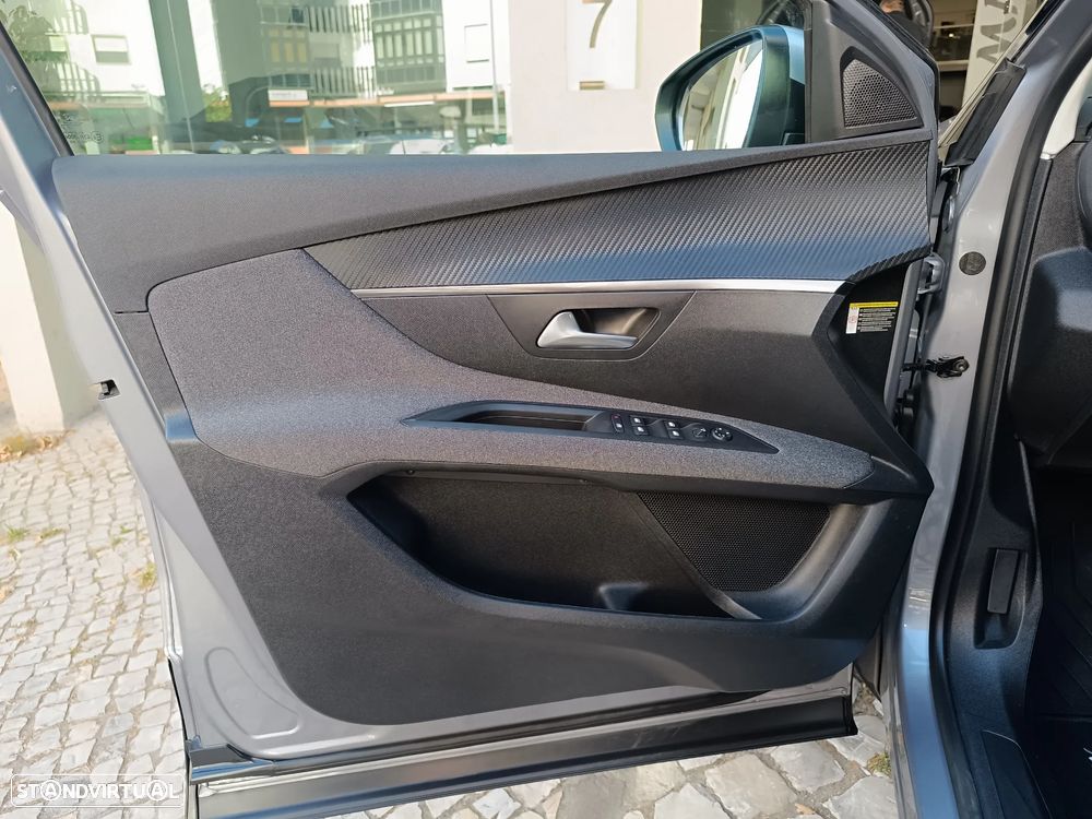 Peugeot 2008 1.2 PureTech Active - 12