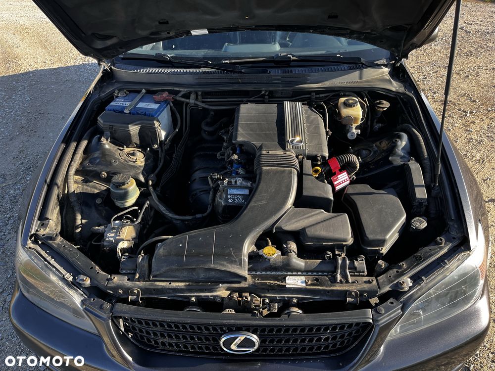 Lexus IS - 8