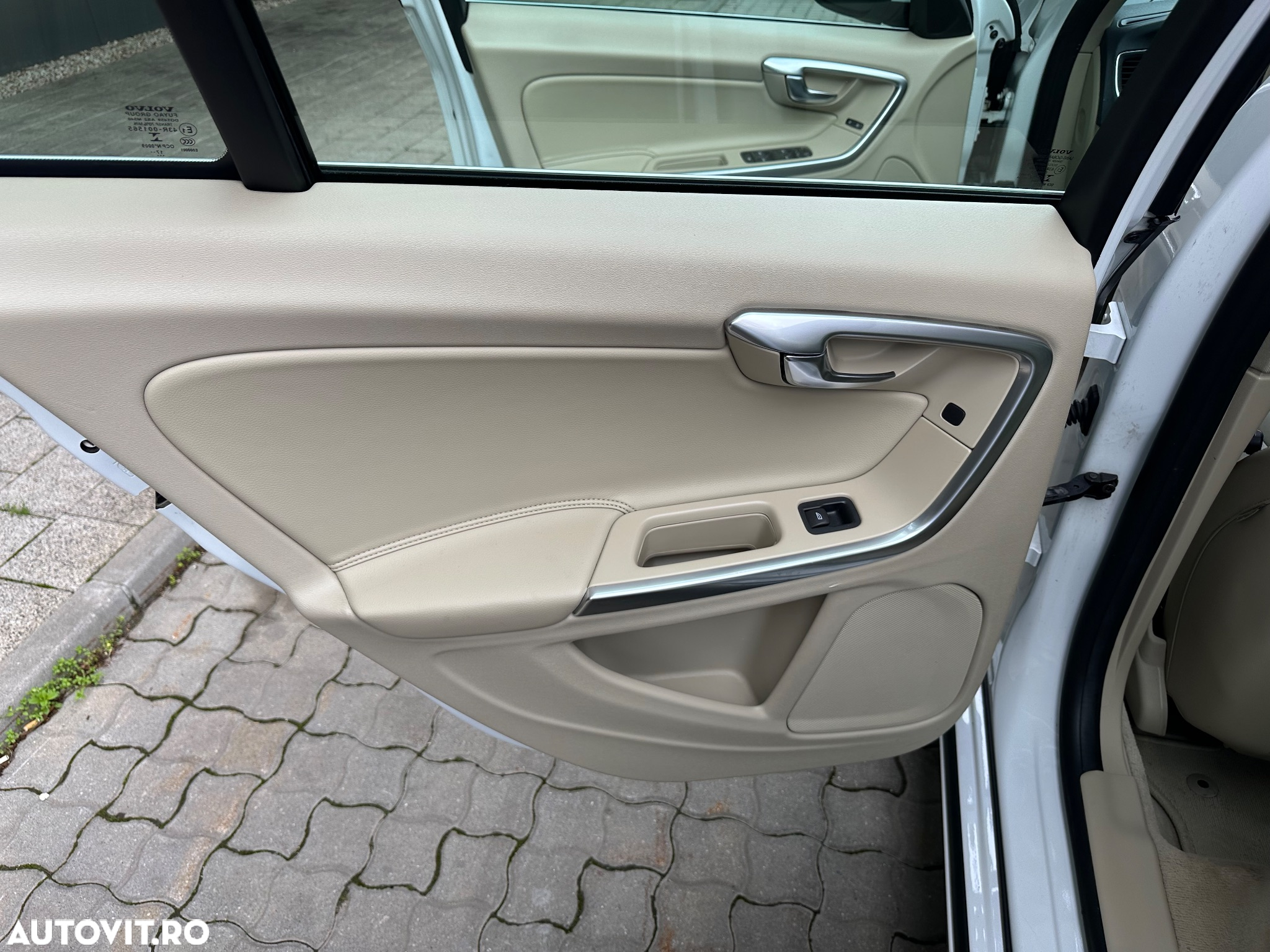 Volvo S60 T3 Momentum - 13