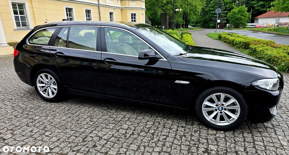 BMW Seria 5 520i Luxury Line - 11