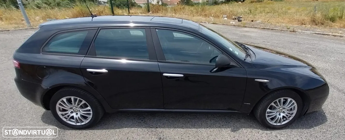 Alfa Romeo 159 Sportwagon 1.9 JTDm 8V Executiva - 31