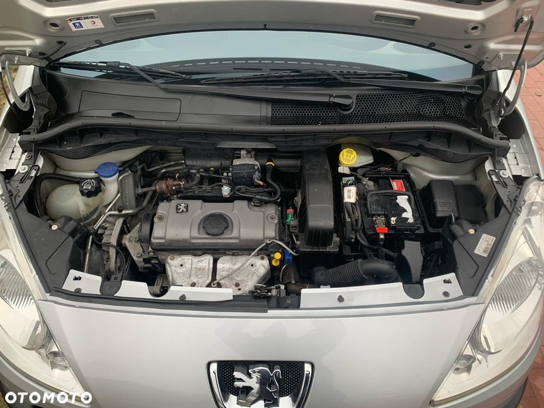 Peugeot 1007 1.4 Trendy - 16