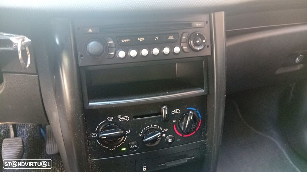 Peugeot 207 1.4 16V Trendy - 14