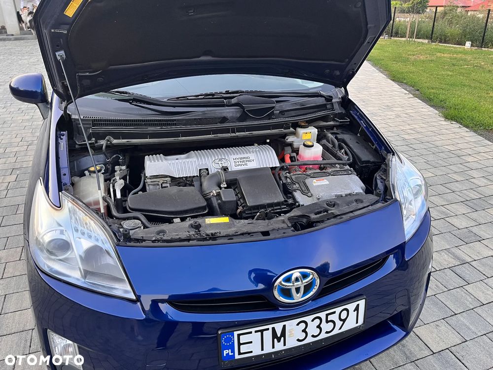 Toyota Prius (Hybrid) - 18
