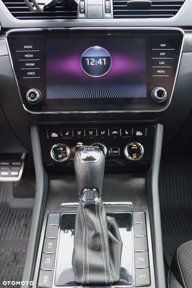 Skoda Superb 2.0 TSI 4x4 Sportline DSG - 18