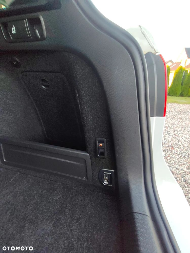 Volkswagen Passat - 16