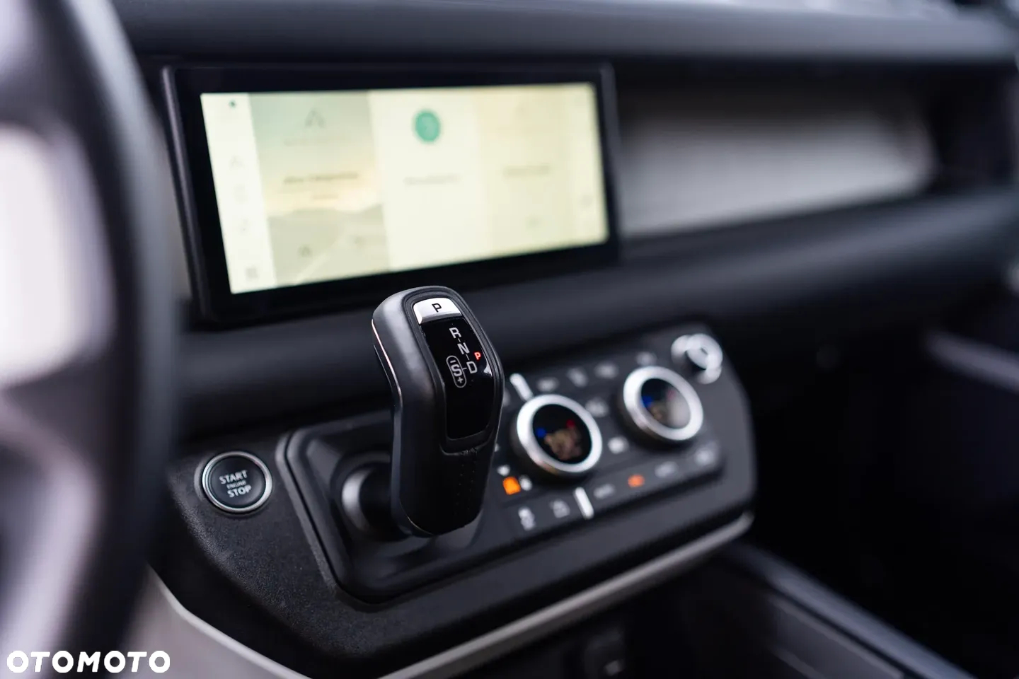 Land Rover Defender - 6
