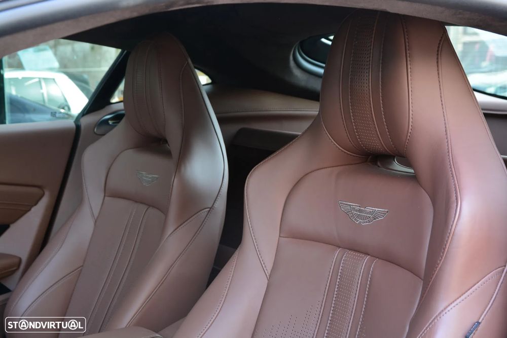 Aston Martin Vantage Coupe V8 - 43