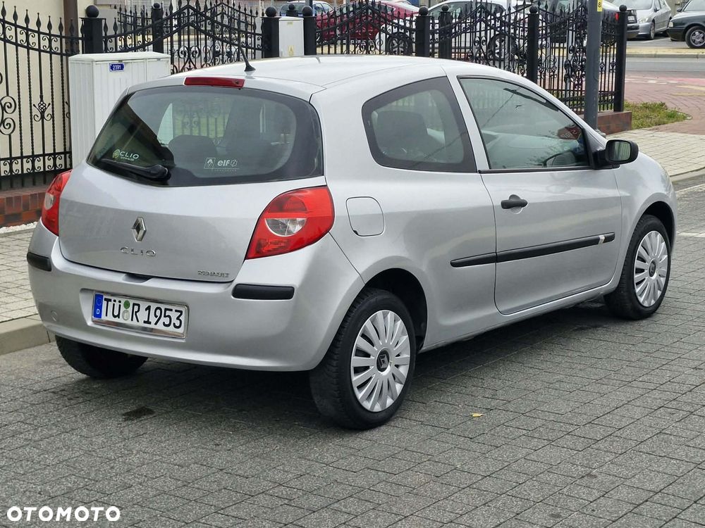 Renault Clio 1.2 16V Authentique - 6