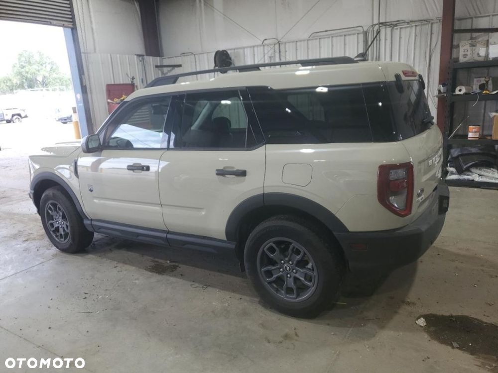 Ford Bronco - 3