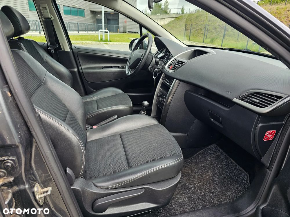 Peugeot 207 1.4 16V Trendy - 5