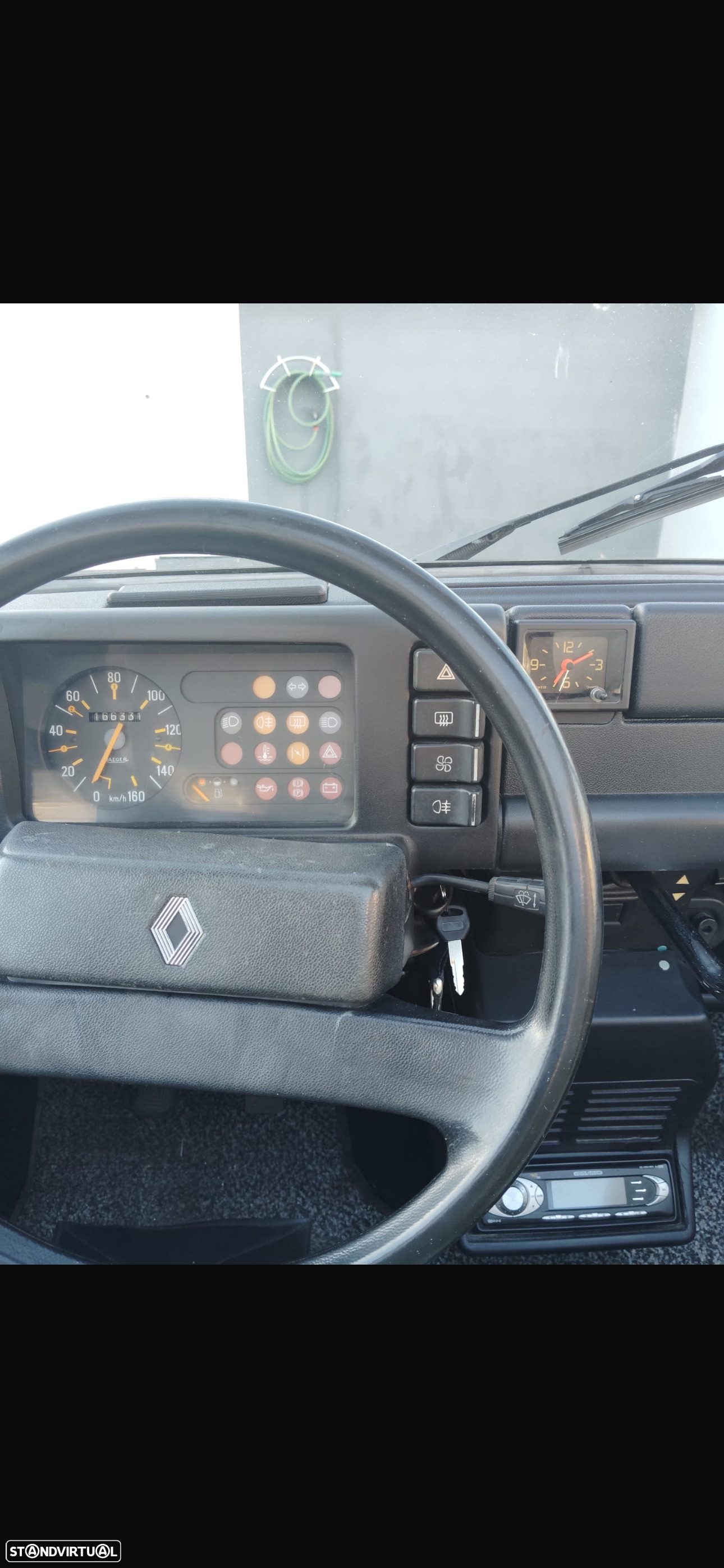 Renault 4 - 10