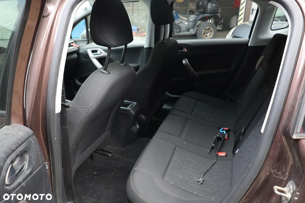 Peugeot 2008 1.2 Pure Tech Style S&S - 6