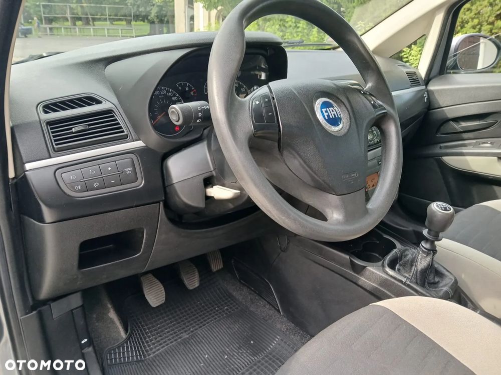 Fiat Grande Punto - 10