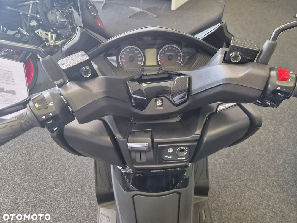 Suzuki Burgman - 8