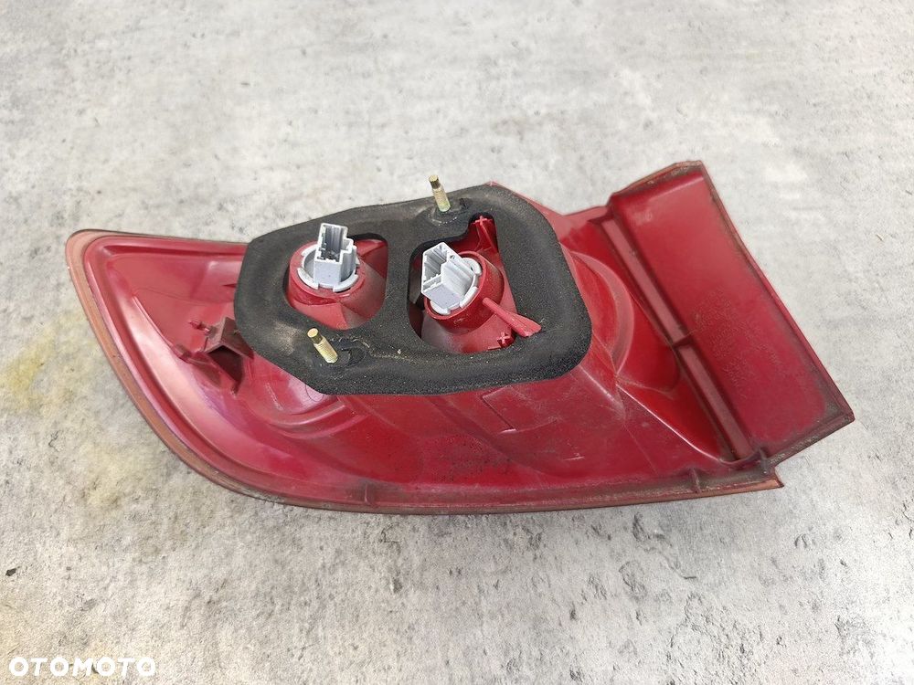 LAMPA TYLNA PRAWA MAZDA 3 I P2688 STANLEY SEDAN - 3