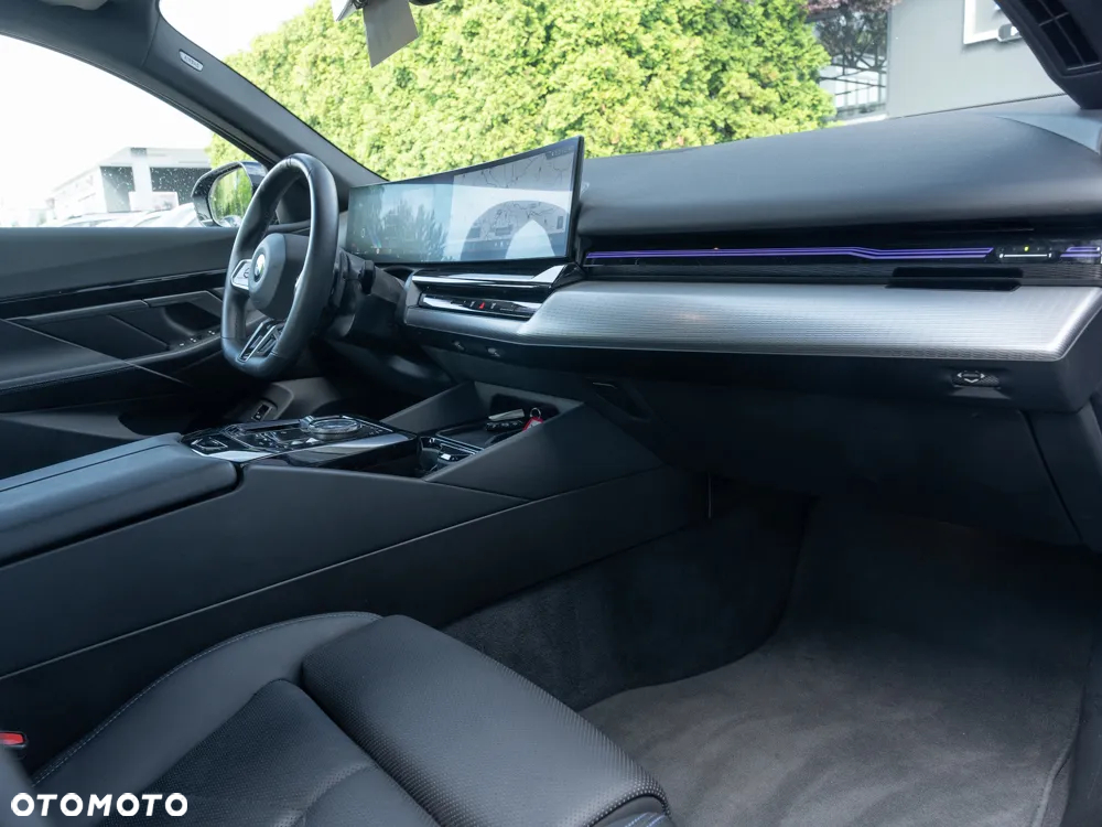 BMW Seria 5 520i - 8
