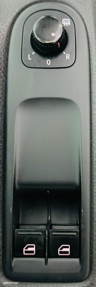 Volkswagen Golf 1.6 TDI DPF BlueMotion - 11