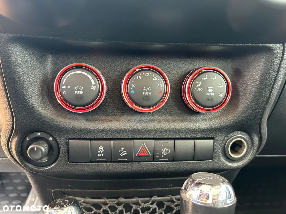 Jeep Wrangler - 12