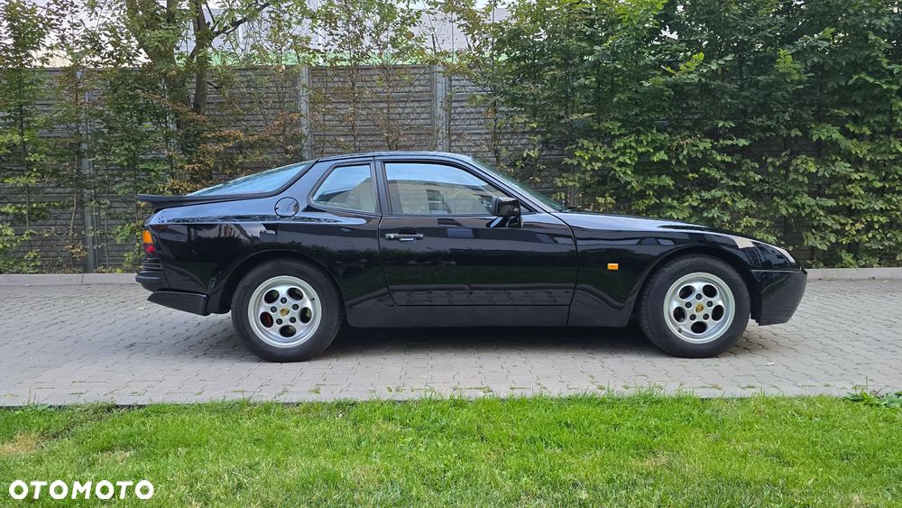 Porsche 944 - 6