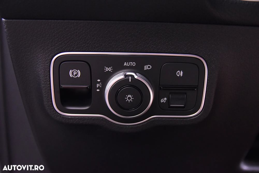 Mercedes-Benz GLB - 16