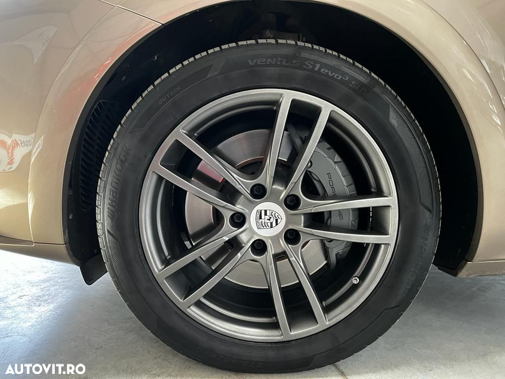 Porsche Cayenne - 16
